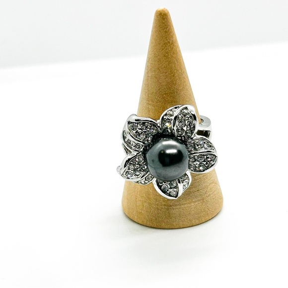 NWT Gorgeous large cocktail black pearl ring with zirconias size 8 - Picture 4 of 11